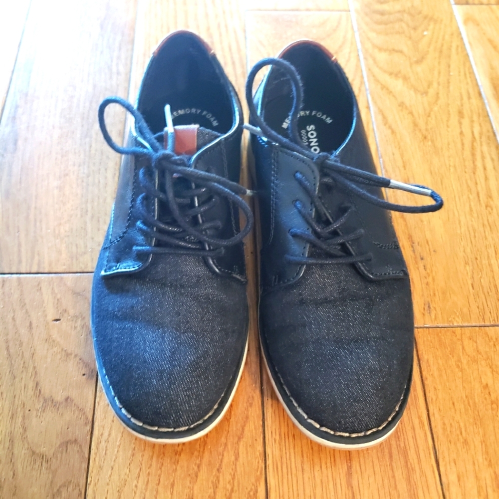 Boys Sonoma Memory Foam Casual Shoes SZ.13